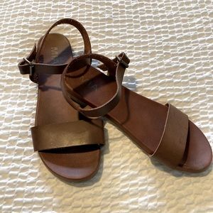 MIA Karina Sandal Size 8